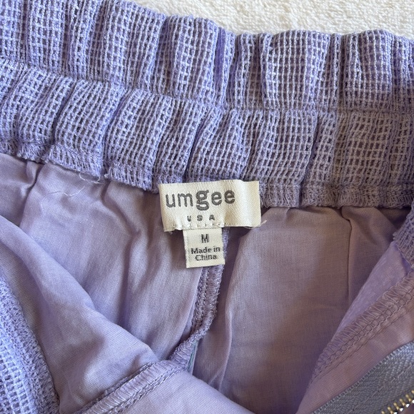 Umgee USA‎ Lilac High Waisted Pleated Dress Shorts, size M, elastic waist - Picture 10 of 13